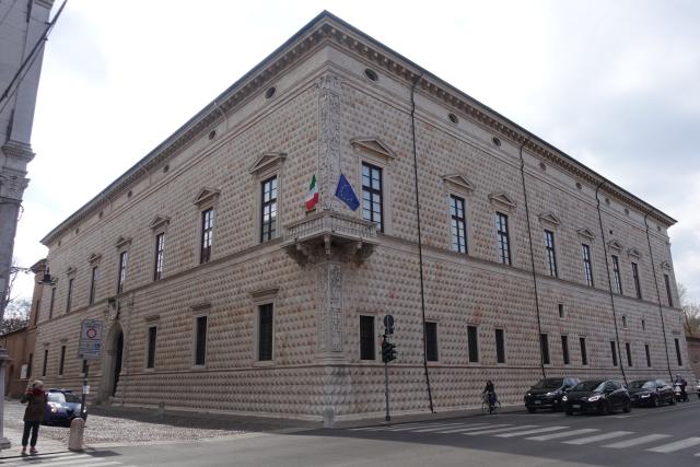 Palazzo dei Diamanti